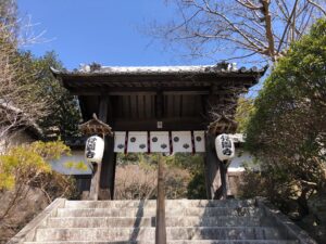 北条義時ゆかり鎌倉「覚園寺」！義時を救った戌神の伝説と史跡めぐり