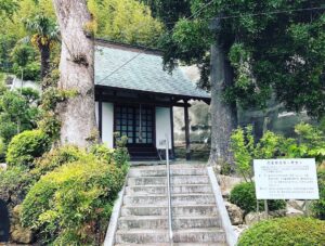 北条義時と結婚した？失恋して入水自害した？伊豆に残る「八重姫伝説」ゆかりの地へ