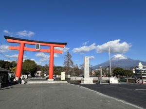 家康による信長接待"富士遊覧"！「富士山本宮浅間大社」「富士見石」