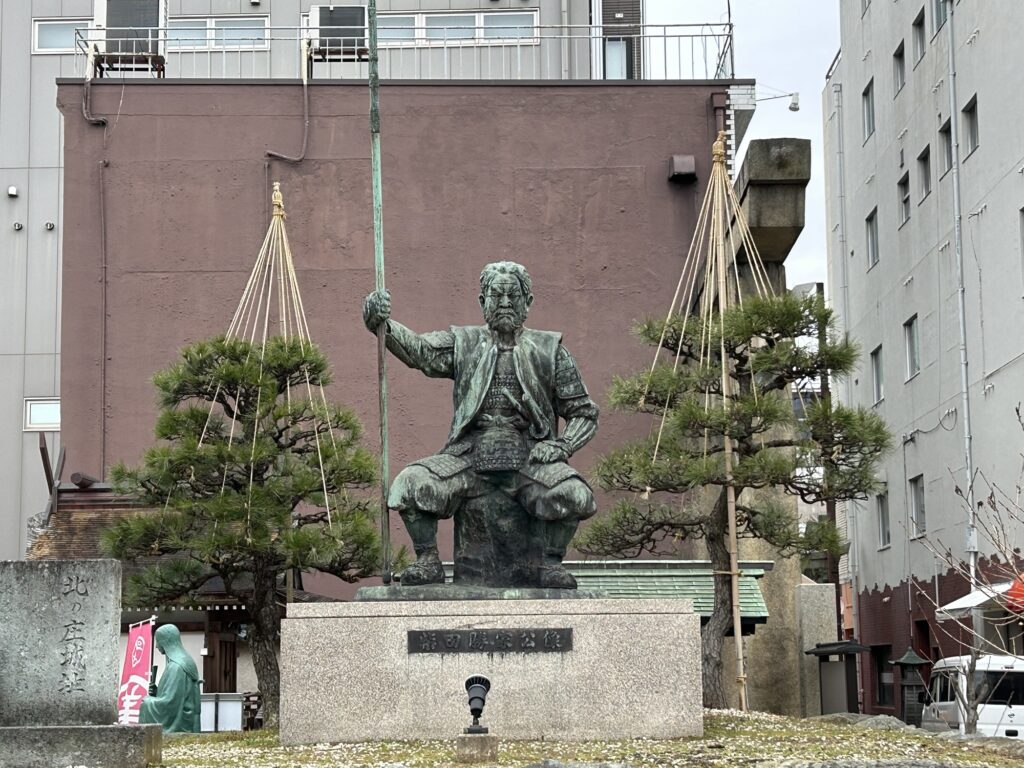 信長の後を継ぐのは誰か？柴田勝家と羽柴秀吉、最終決戦「北ノ庄城」 夢中図書館 いざ城ぶら！