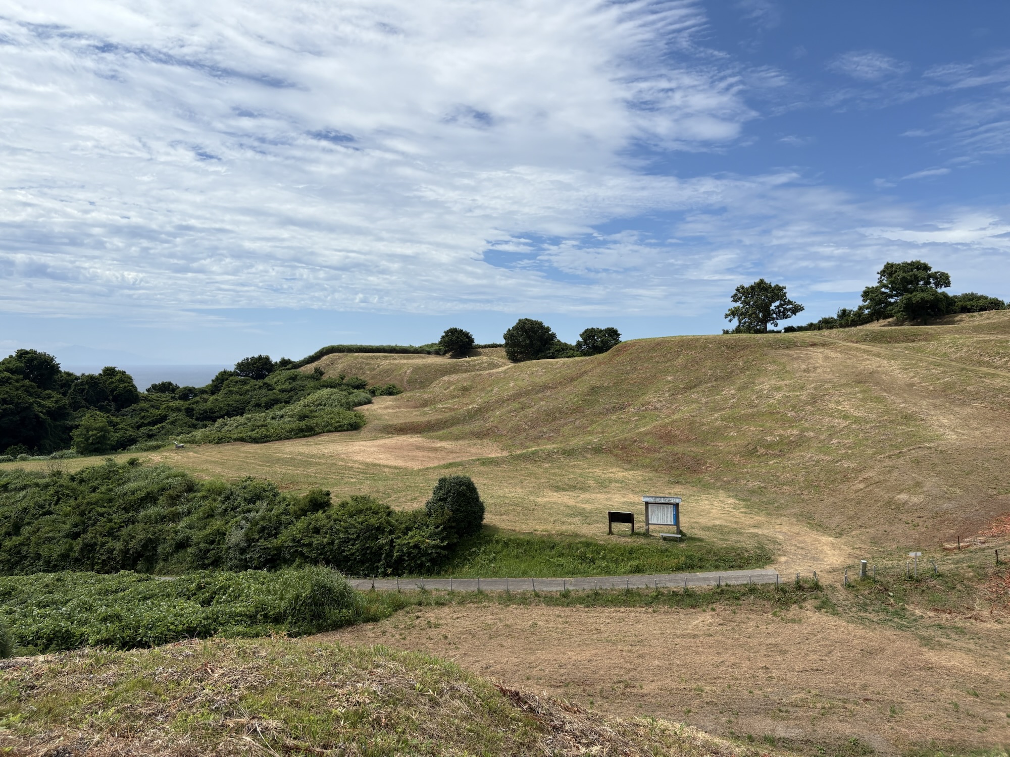 城ぶら「脇本城」！東北の雄・安東氏が駆けた天空の要塞、日本海の絶景も