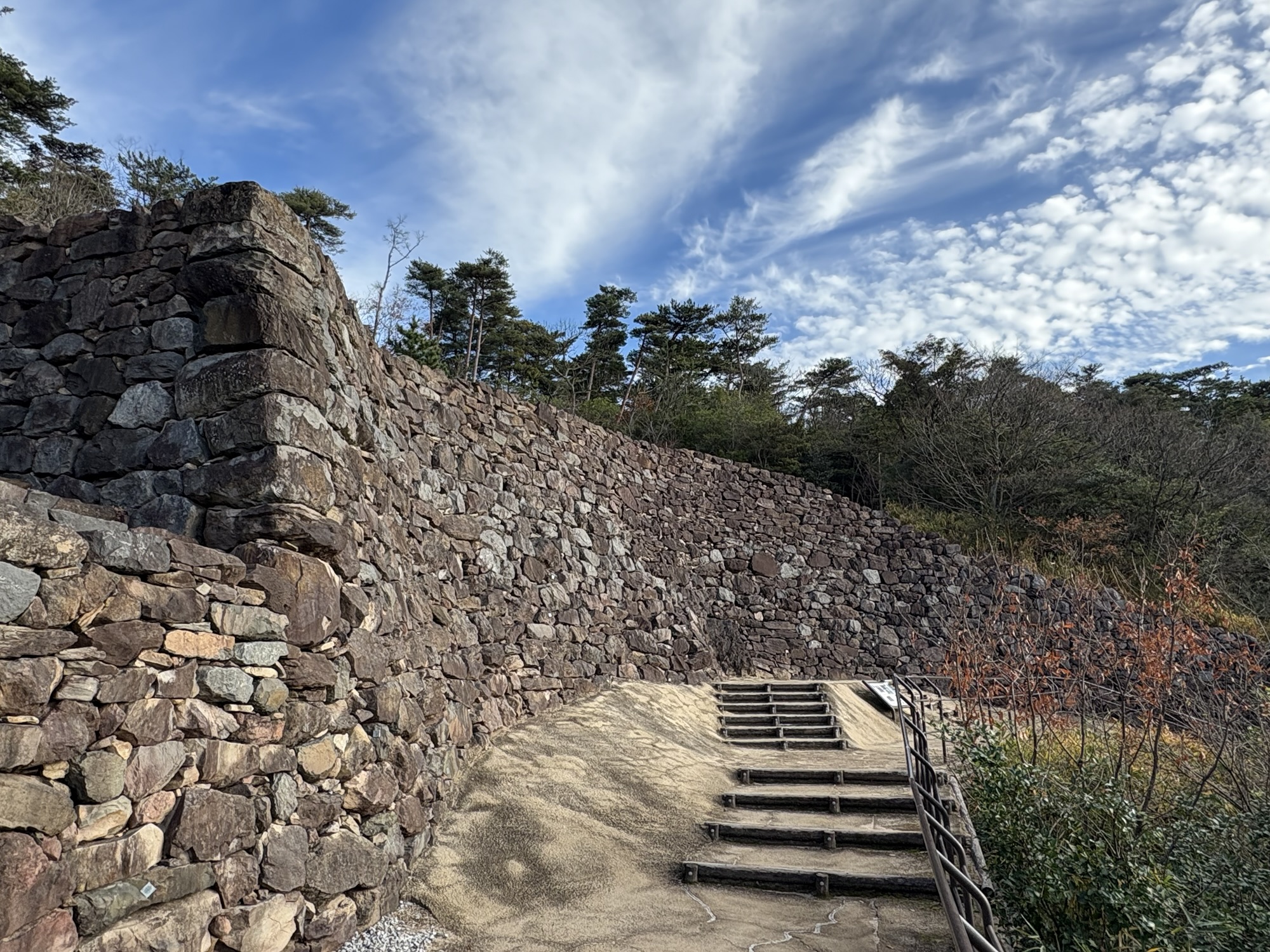 城ぶら「屋嶋城」！1300年の眠りから覚めた、古代山城の歴史ロマンを歩く